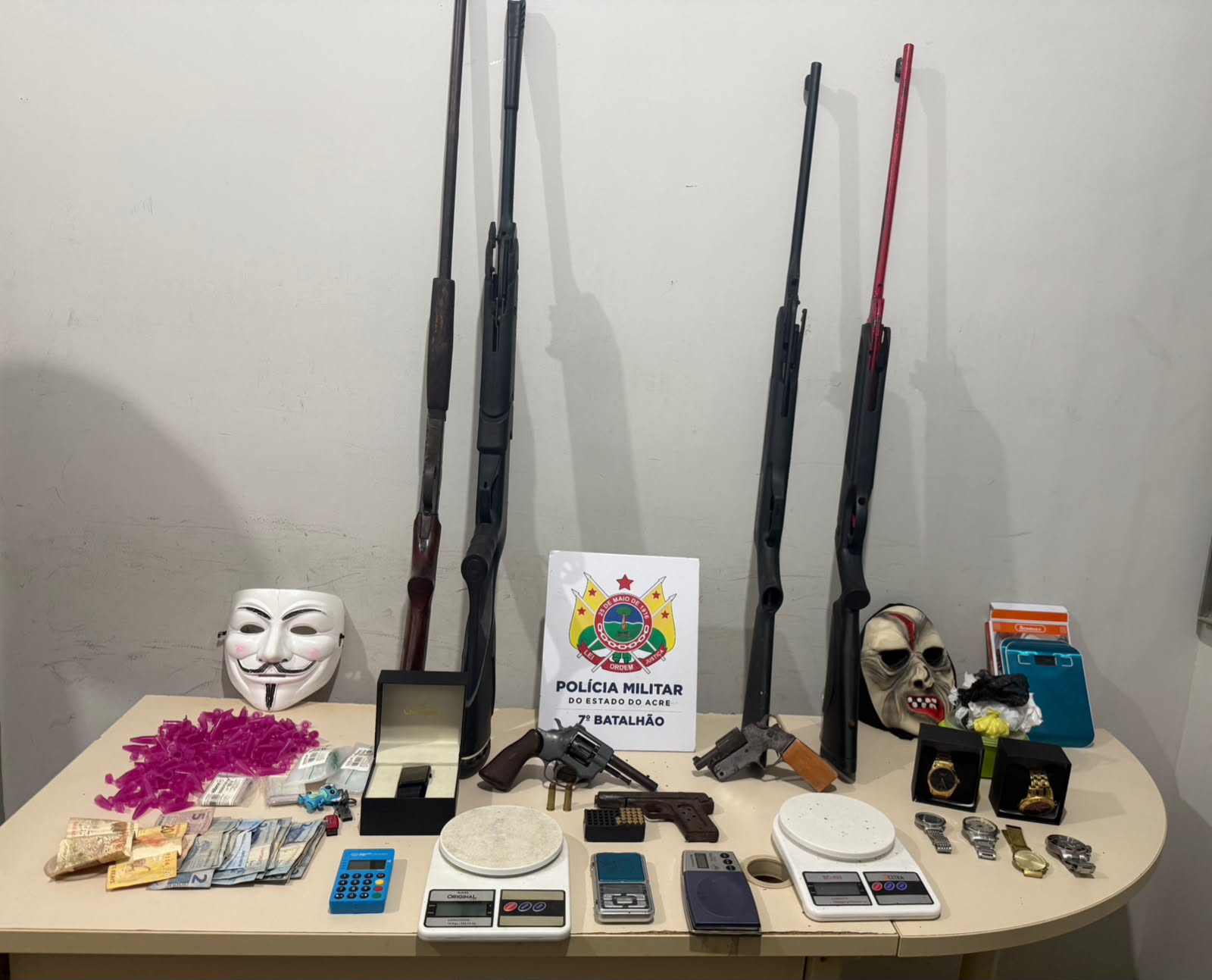 Mega operação da PM em Tarauacá termina com prisão, apreensão de 7 armas e drogas