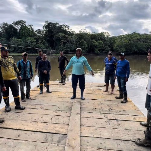 Prefeitura de Envira constrói balsa e garante nova realidade de mobilidade para comunidade de Niterói