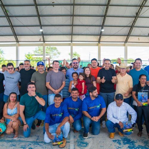 Alan Rick fortalece agricultura familiar com assistência técnica e entrega de equipamentos