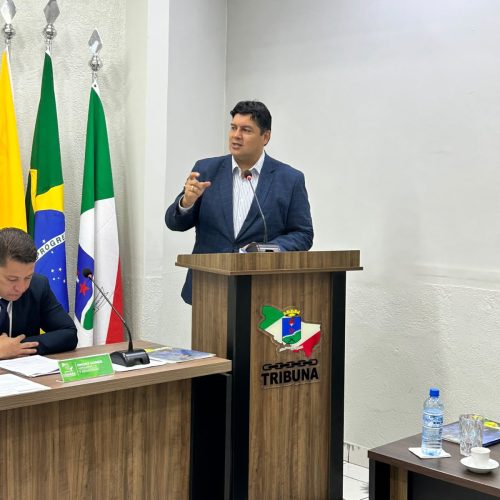 Pré-candidato ao Senado, Júnior Feitosa destaca diálogo e participação popular durante visita à Câmara de Porto Acre