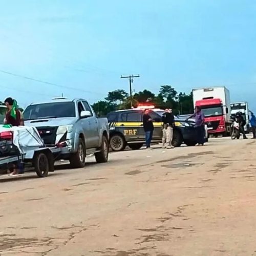 Manifestantes resistem e bloqueio entra no 3º dia sem resposta do governo