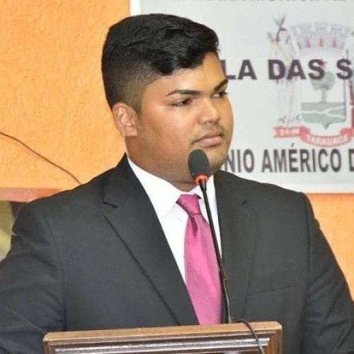 Clima político esquenta: Dolar alfineta Totó e cita “quem cospe no prato que come”